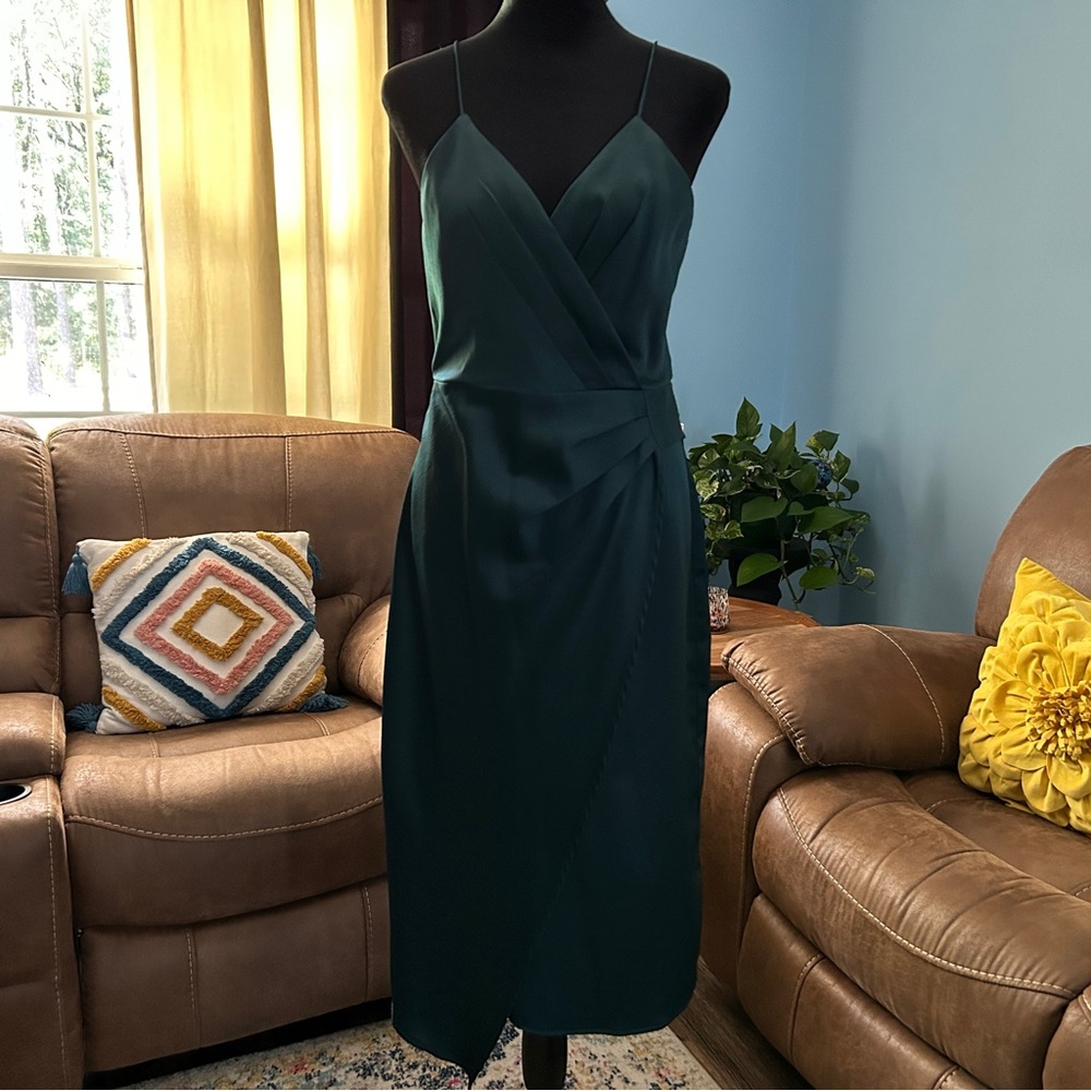 Lulu’s Emerald Green Midi Dress